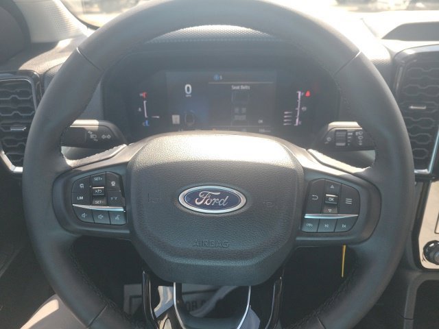 New 2026 Oxford White Ford XLT image 15