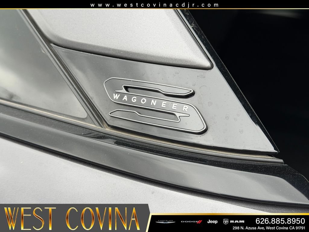 New 2025 Baltic Gray Metallic Clear-Coat Exterior Paint Jeep Limited image 14