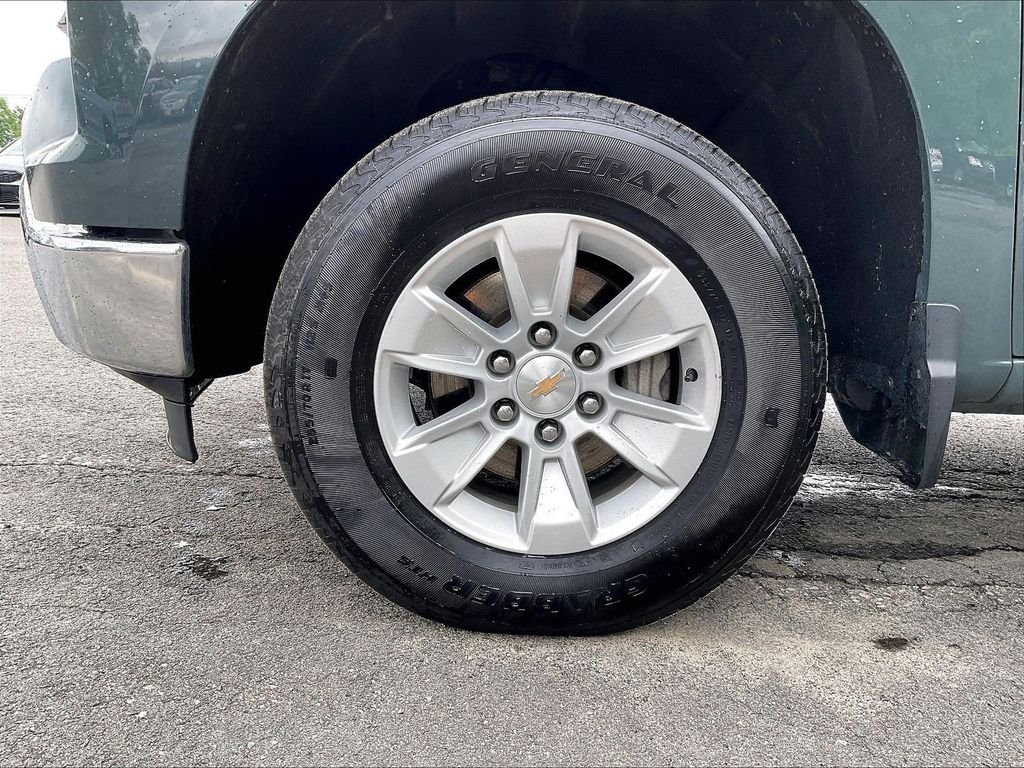 Used 2025 Gray Chevrolet LT image 22