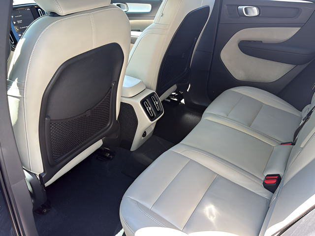 Used 2021 Blue Volvo Momentum image 16