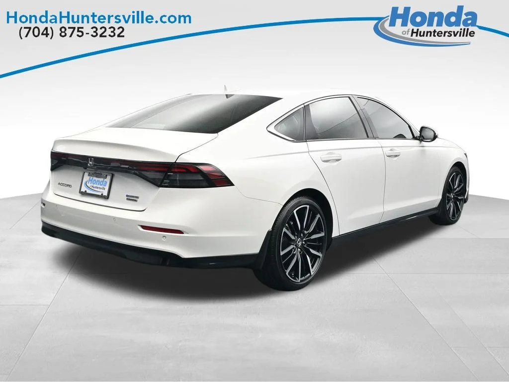 Certified Used 2024 Platinum White Pearl Honda HYBRID TRG image 8