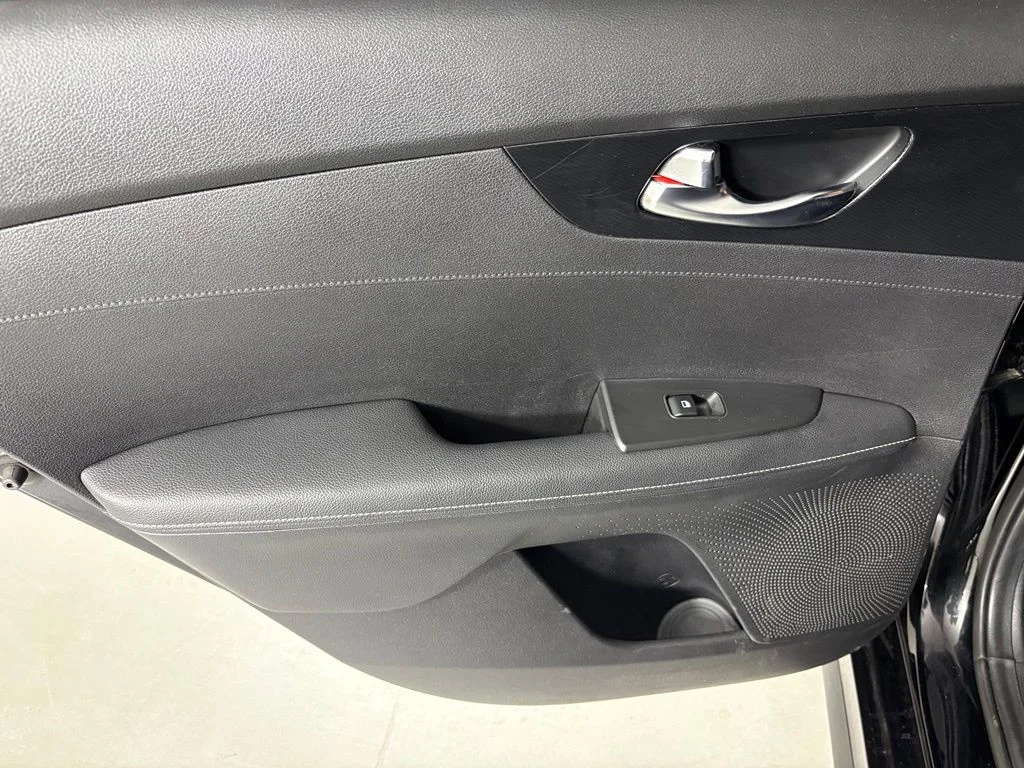Used 2023 Black Kia GT-Line image 34