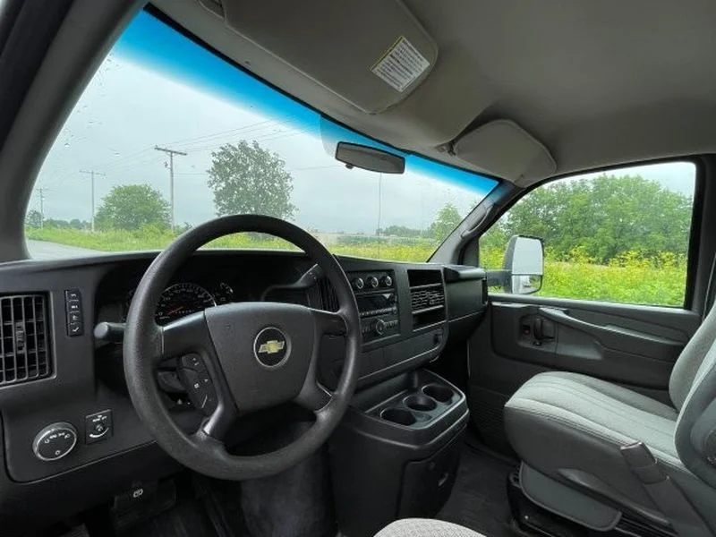 Used 2012 Summit White Chevrolet 2WT image 11