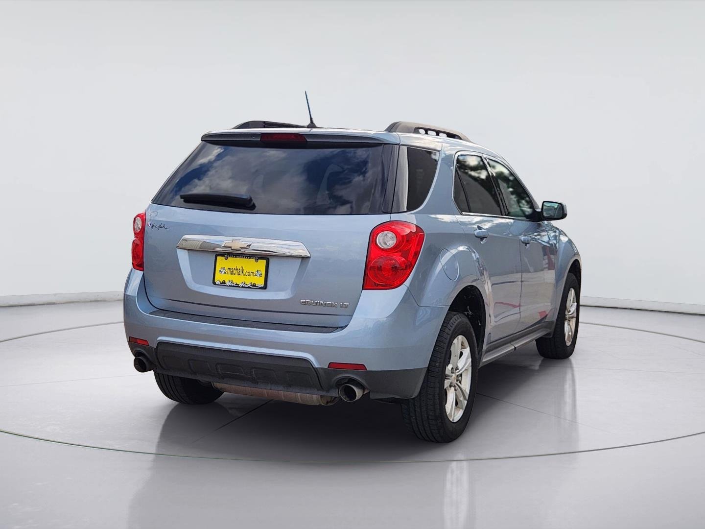 Used 2015 SILVER TOPAZ METALLIC Chevrolet LT image 5