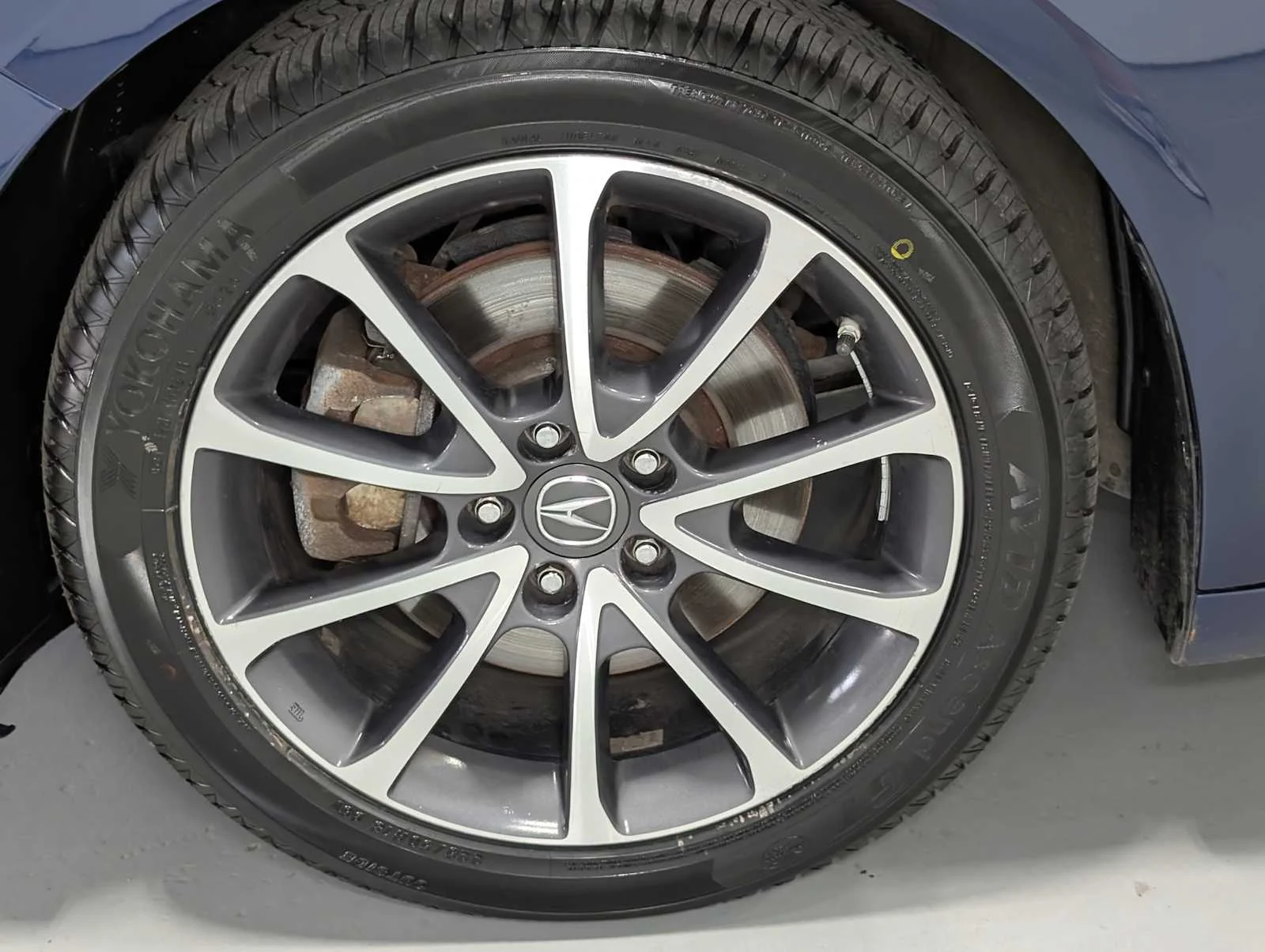 Used 2015 Fathom Blue Pearl Acura V6 Tech image 3