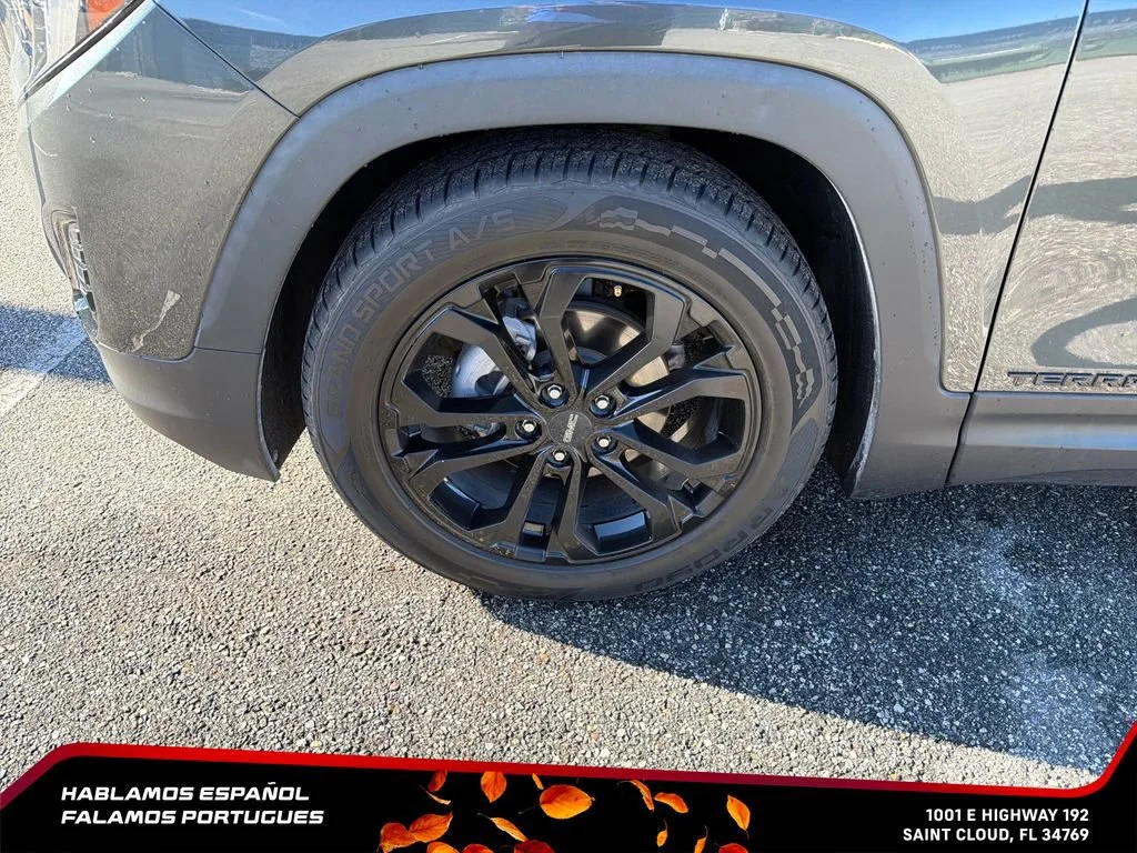 Certified Used 2021 GRAPHITE GRAY METALLIC GMC SLT image 10