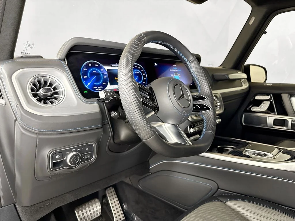 Used 2025  Mercedes-Benz G 580 image 9