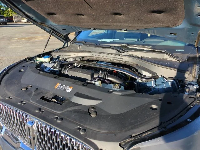 Used 2021 Blue Lincoln Reserve image 38
