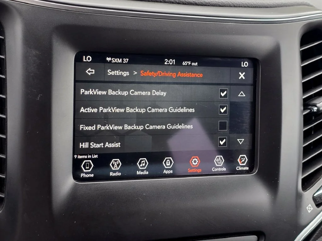 Used 2019 Gray Jeep Latitude Plus image 41