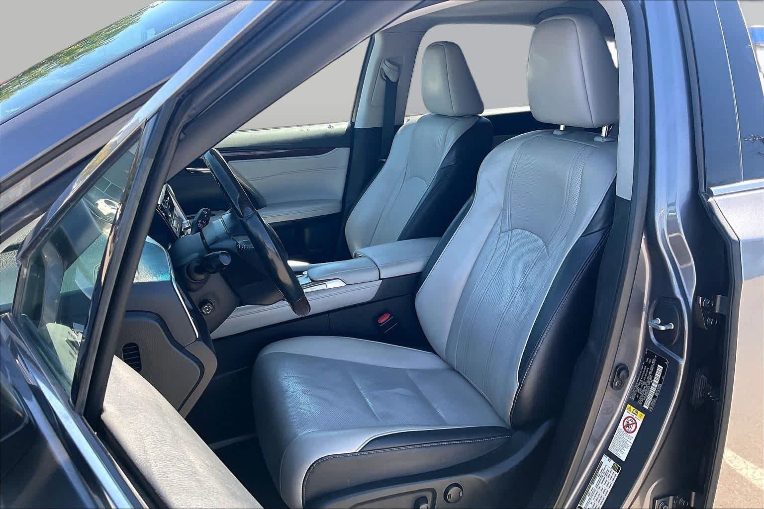 Used 2016 Nebula Gray Pearl Lexus  image 8