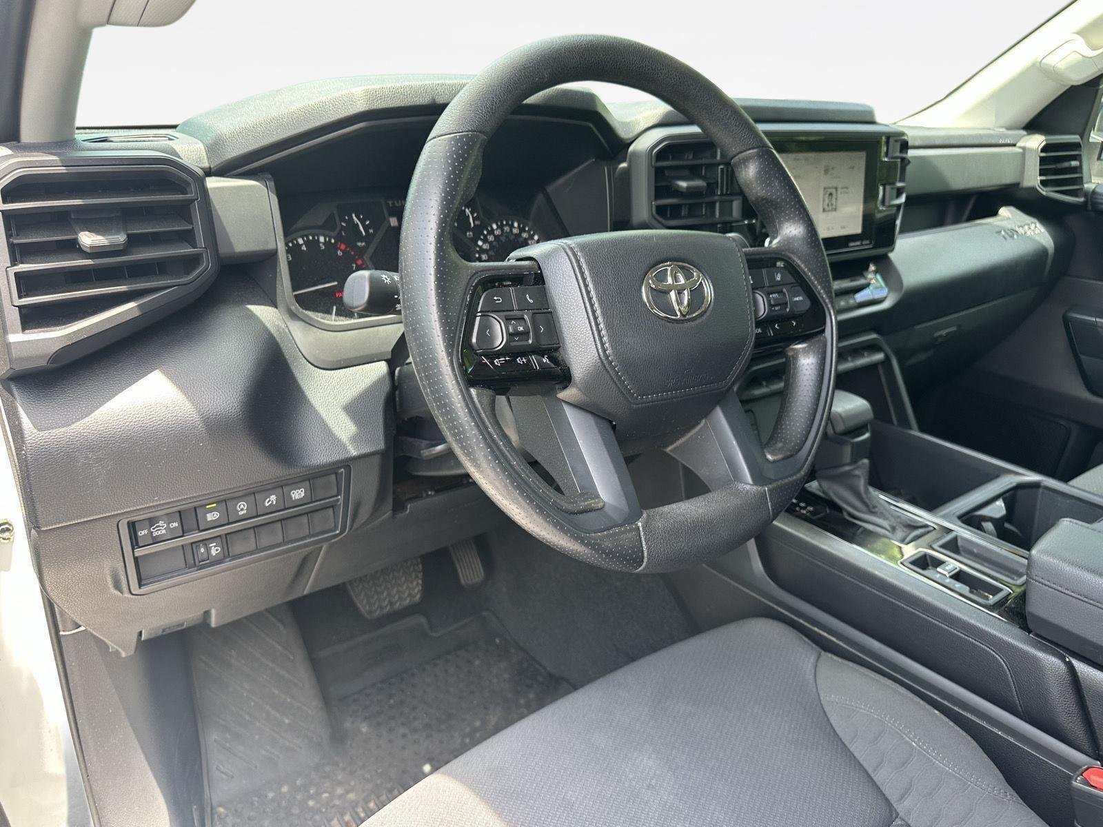 Used 2023 WHITE TOYOTA TRUCK SR image 11