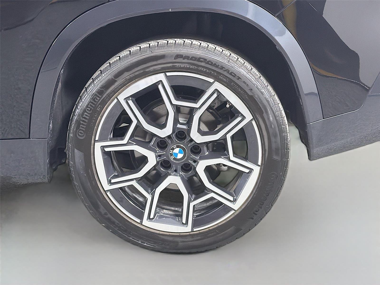Used 2026 Jet Black BMW xDrive28i image 28