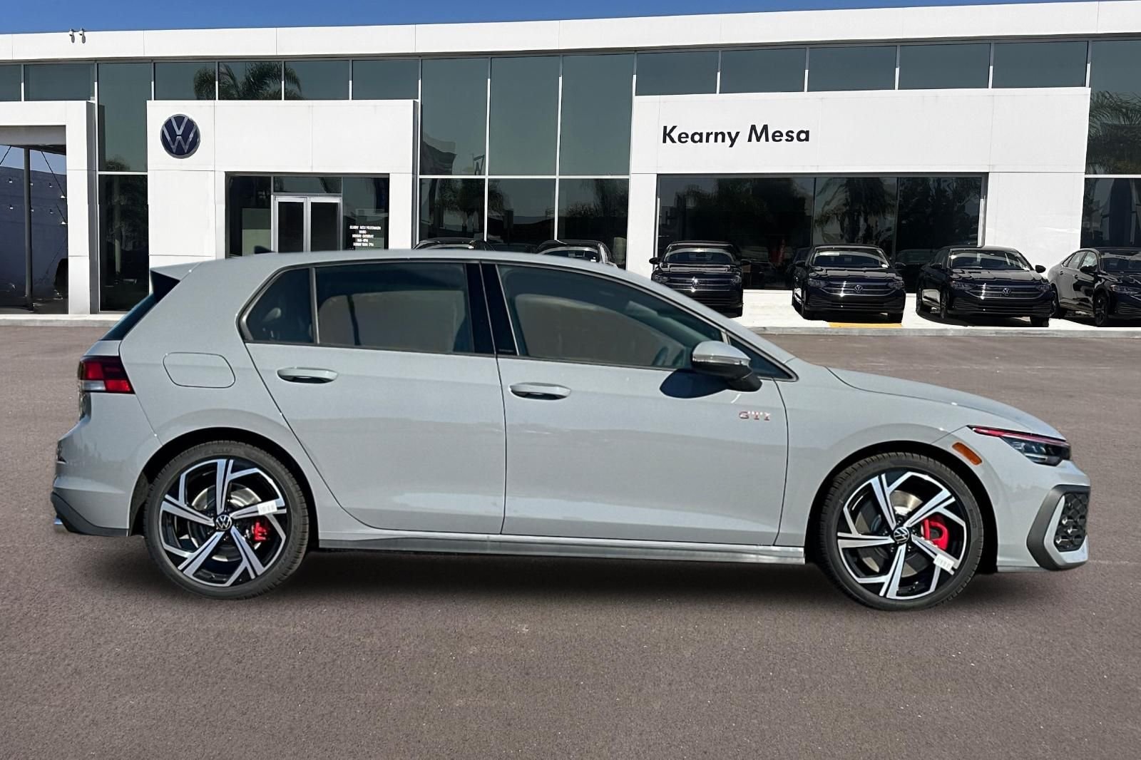 New 2026 Moonstone Gray Volkswagen 2.0T SE image 3