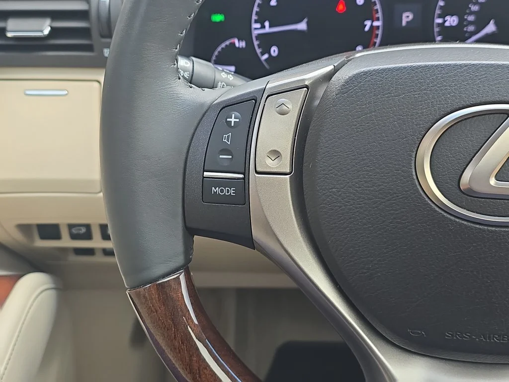 Used 2015 Beige Lexus 350 image 20