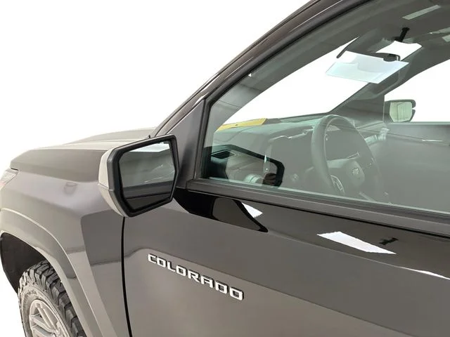 2024 Chevrolet Colorado LT - Photo 10