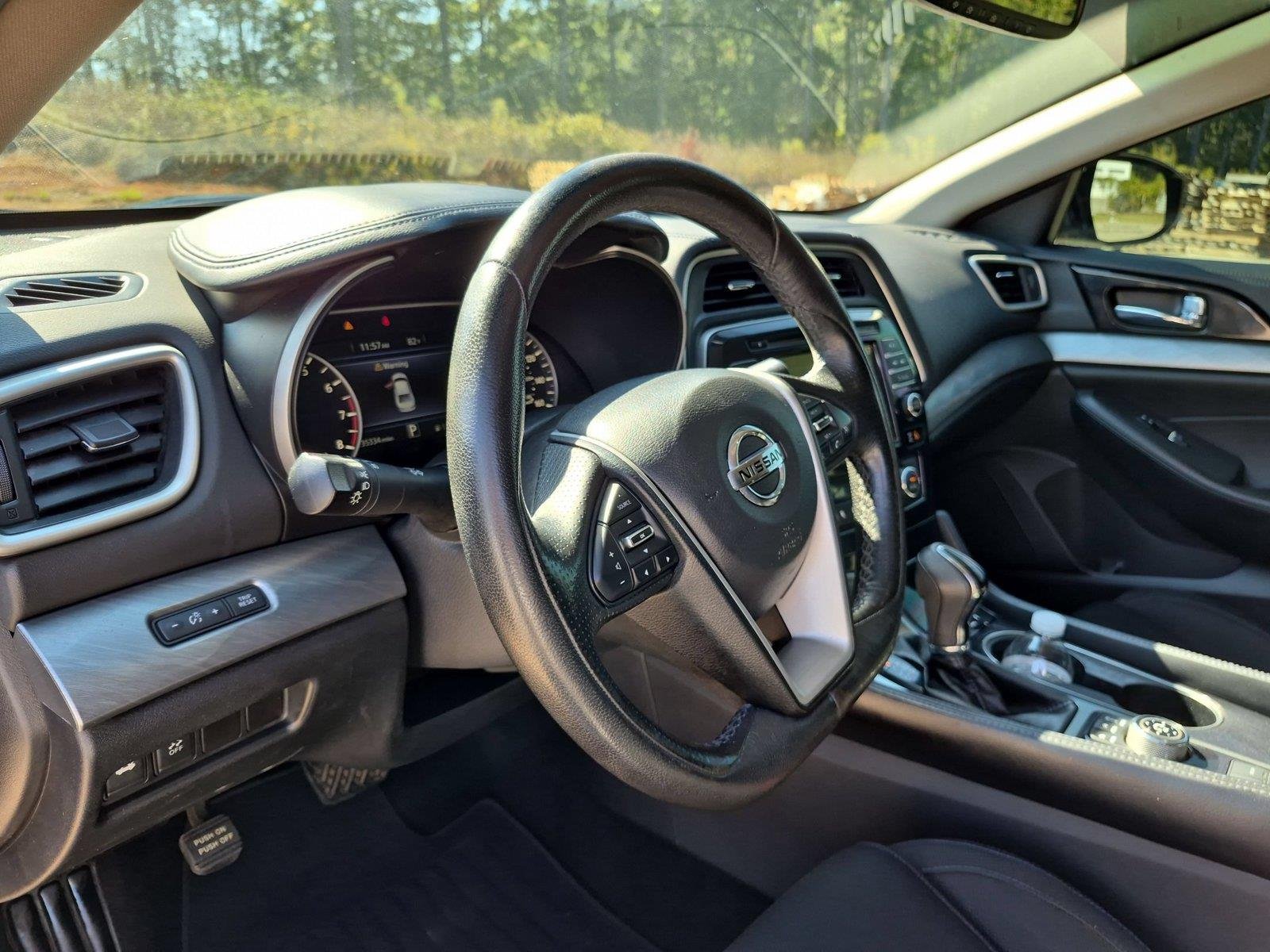 Used 2016 Super Black Nissan 3.5 S image 18