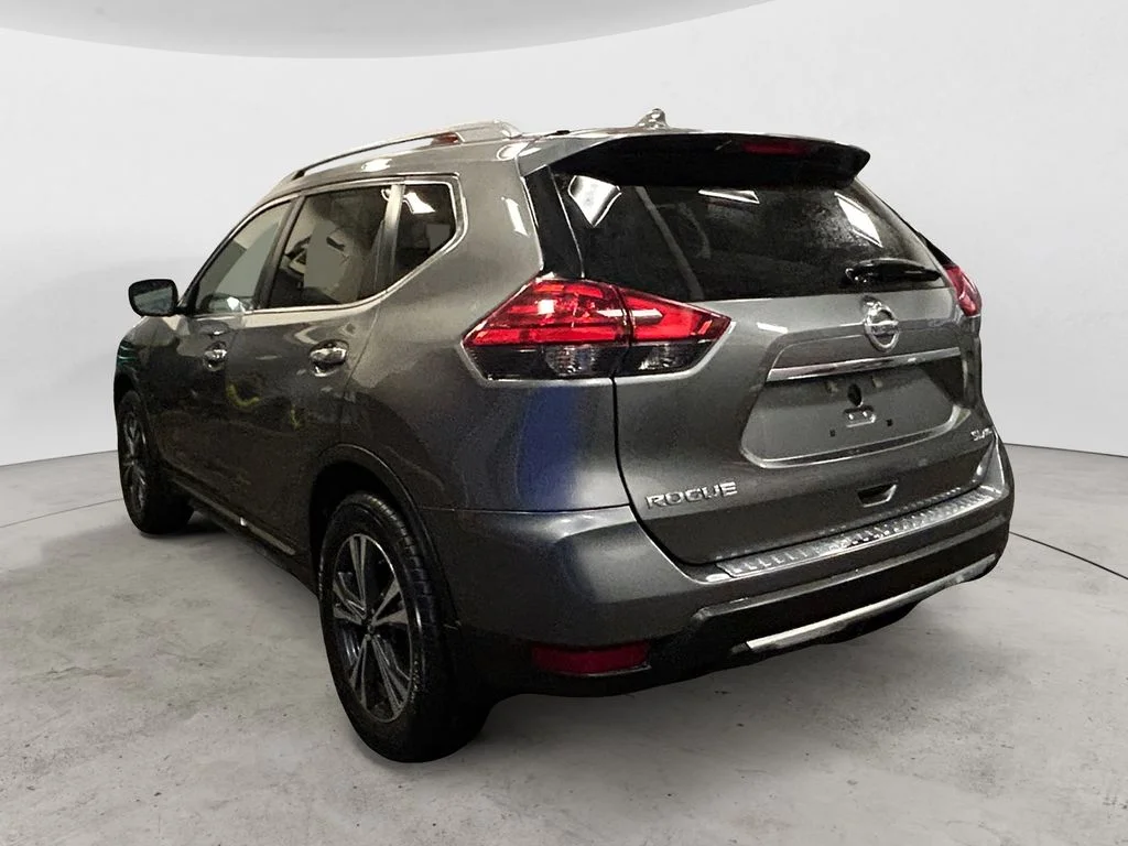 Used 2017 Gun Metallic Nissan  image 3