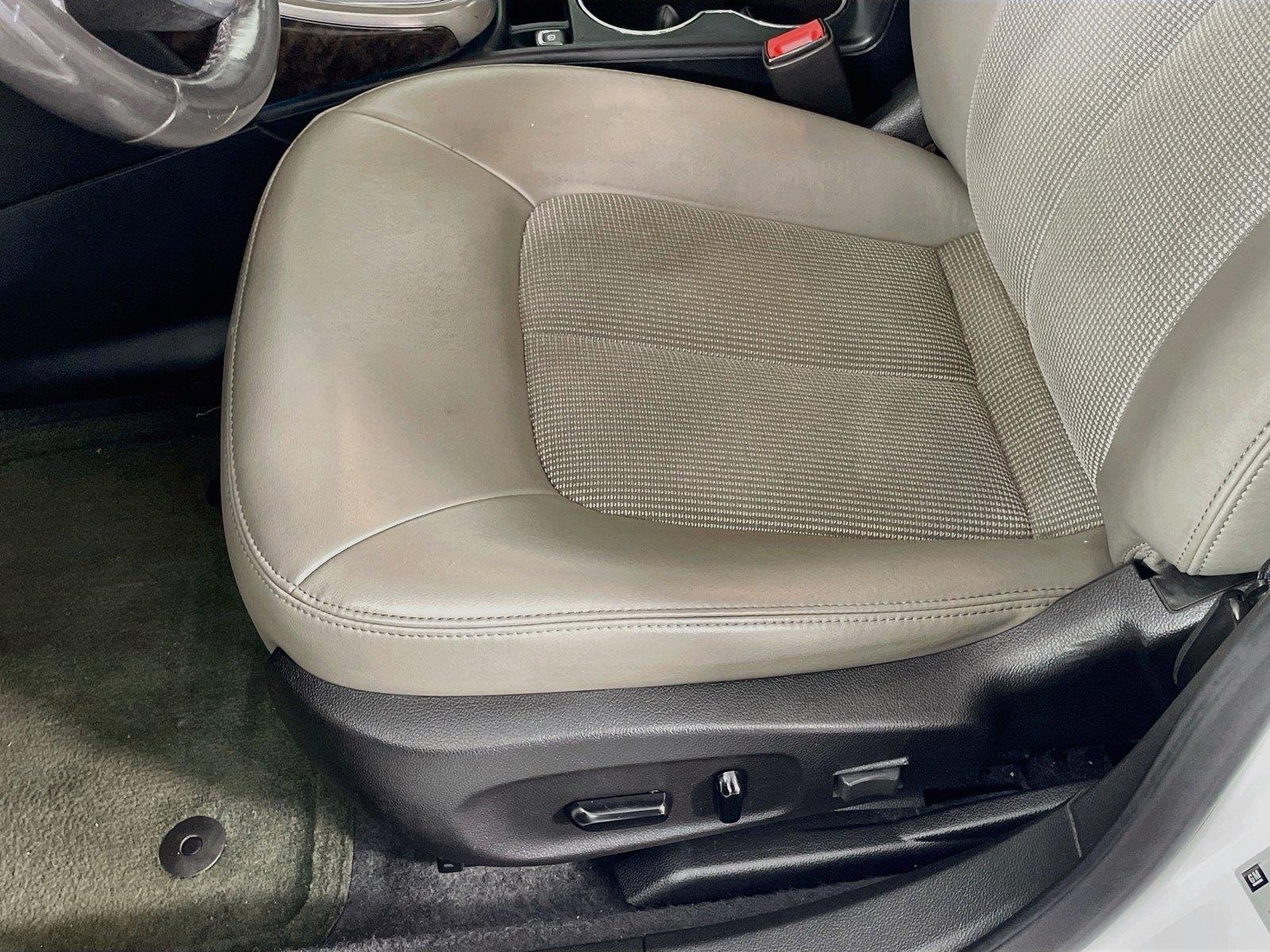Used 2017 SUMMIT WHITE Buick Sport Touring image 20