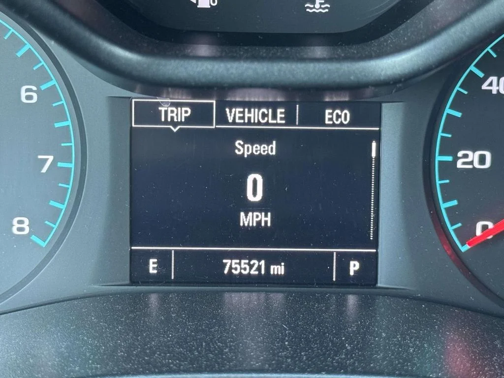 Used 2022 White Chevrolet LT image 25