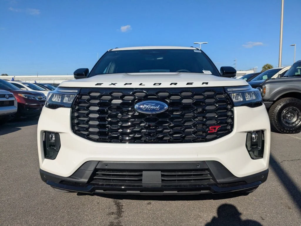 New 2026 Star White Metallic Tri-Coat Ford ST image 9