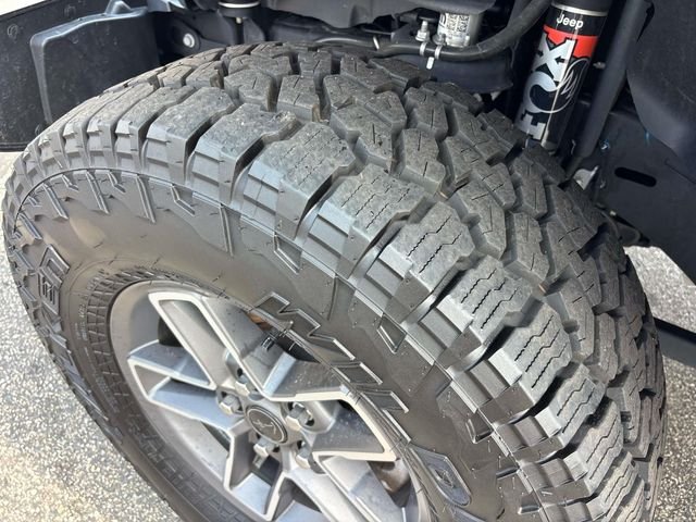 Certified Used 2025 Black Clearcoat Jeep Mojave image 12