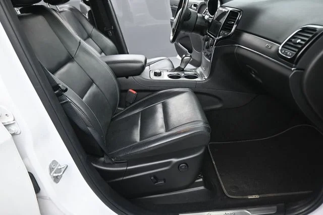Used 2021 White Jeep Limited image 23