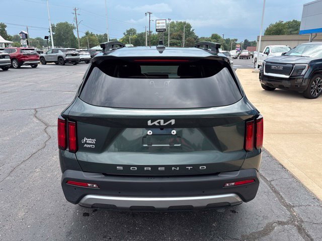 Used 2022 Green Kia X-Line SX Prestige image 6