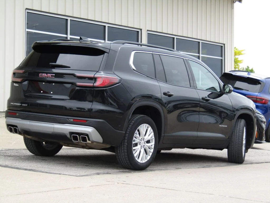 Used 2024 Black GMC Elevation image 3