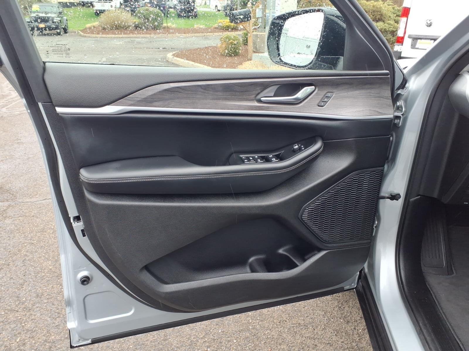 Used 2023 Silver Jeep Limited image 15