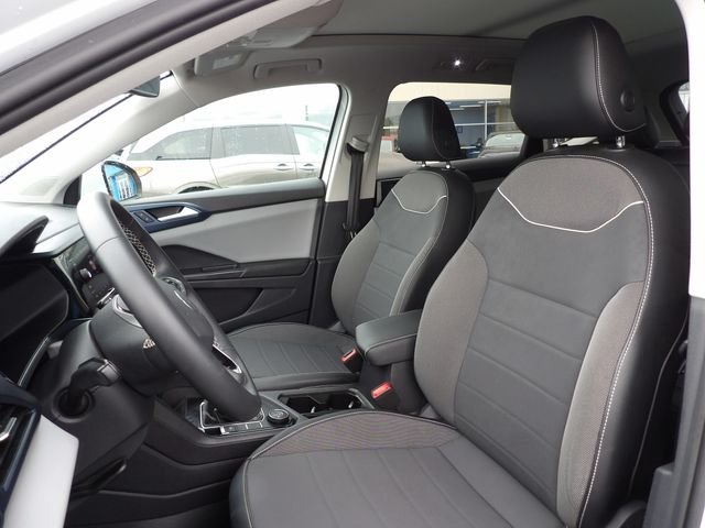 Used 2023 Pure White Volkswagen 1.5T SE image 19