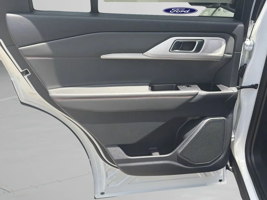 New 2026 Star White Metallic Tri-Coat Ford Active image 58