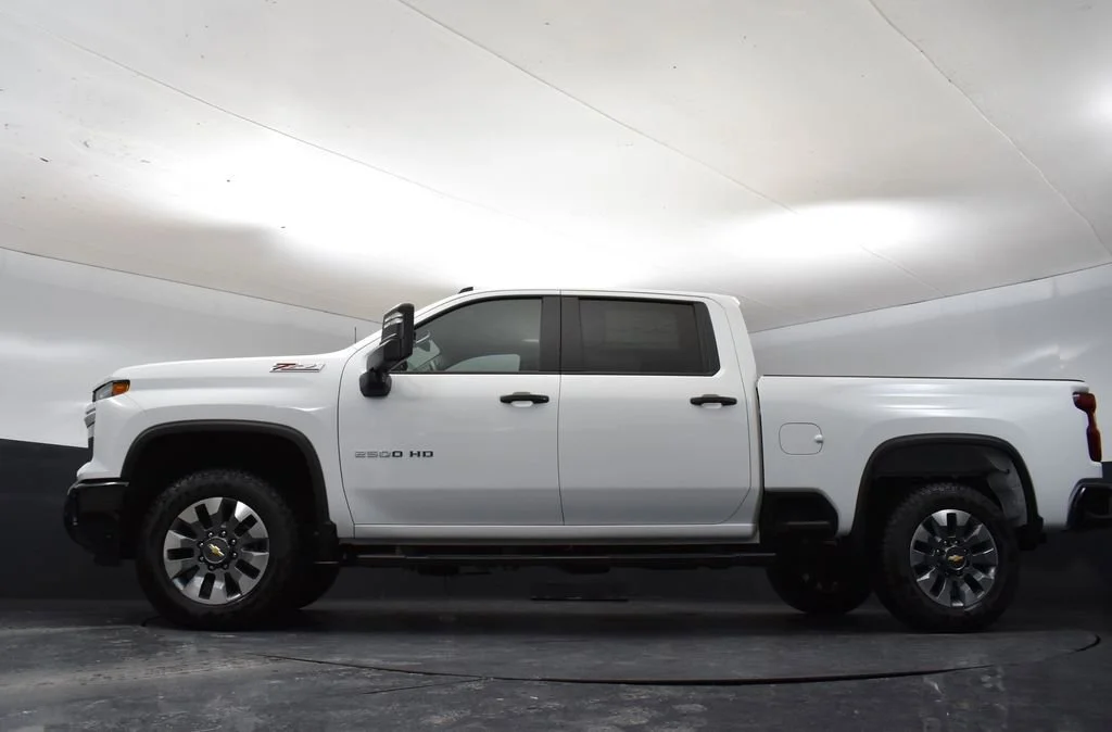 New 2026 Summit White Chevrolet Custom image 43