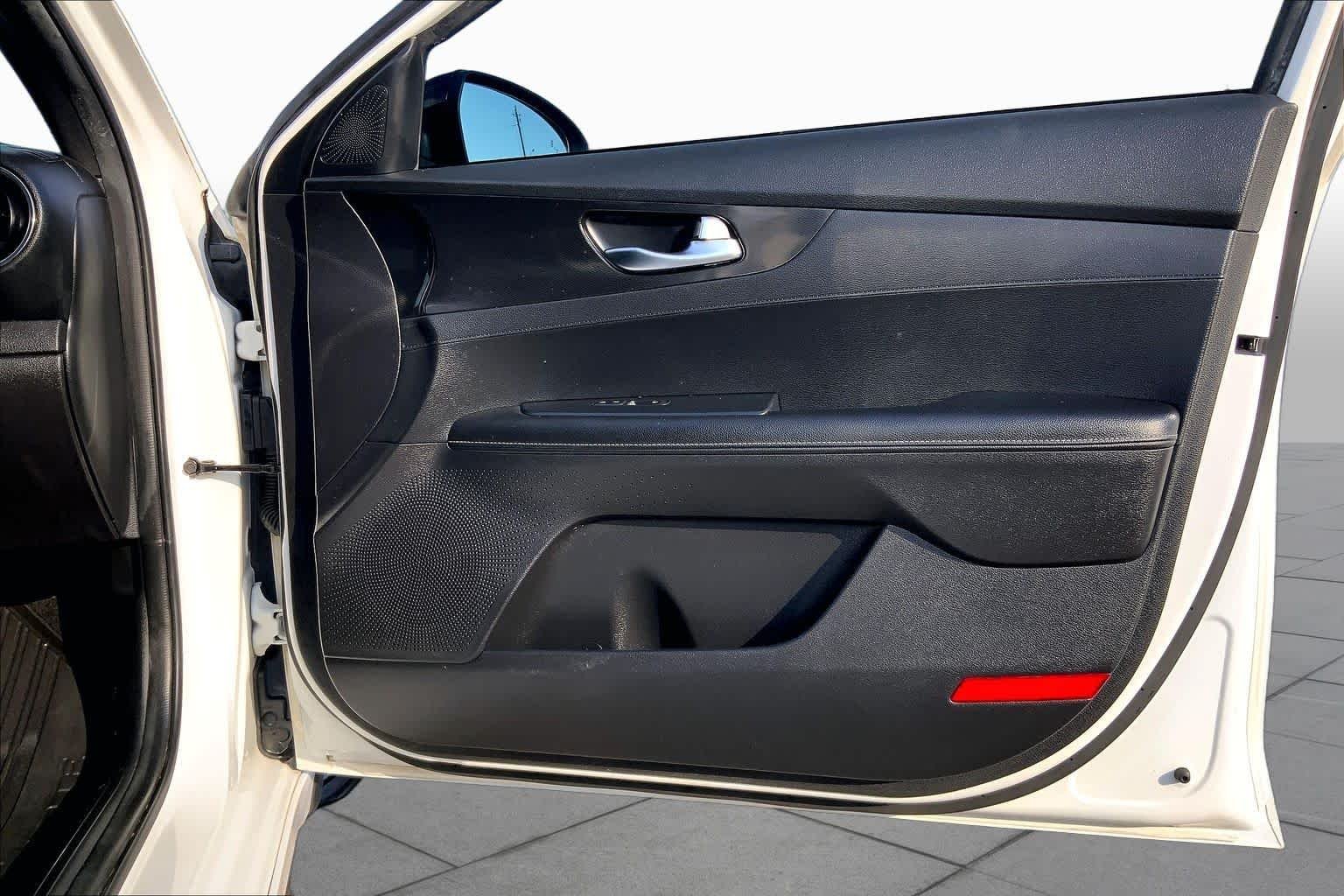 Used 2021 Snow White Pearl Kia GT-Line image 23