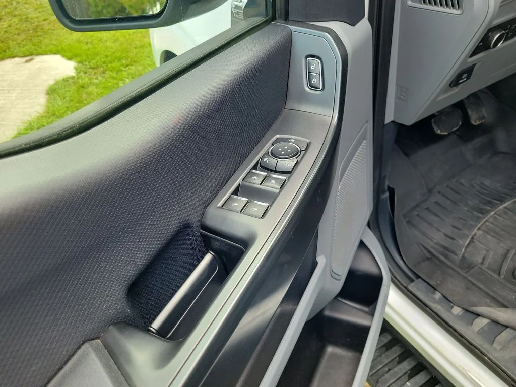 Used 2022 Oxford White Ford XL image 21