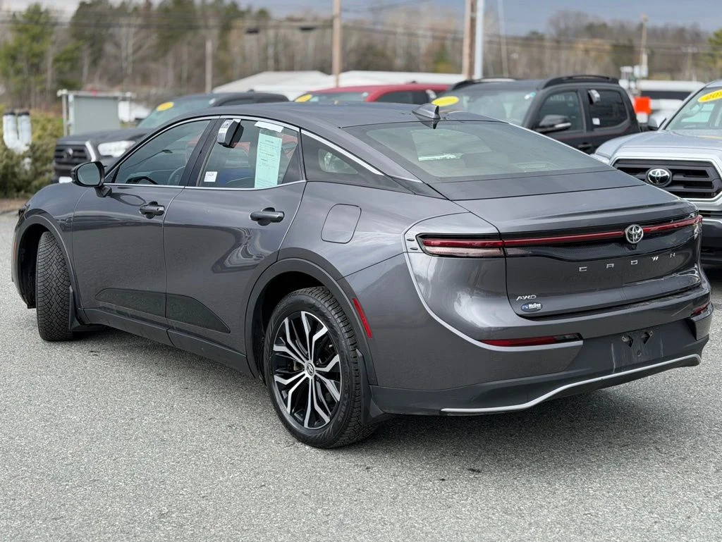 Used 2023 Gray Toyota XLE image 3