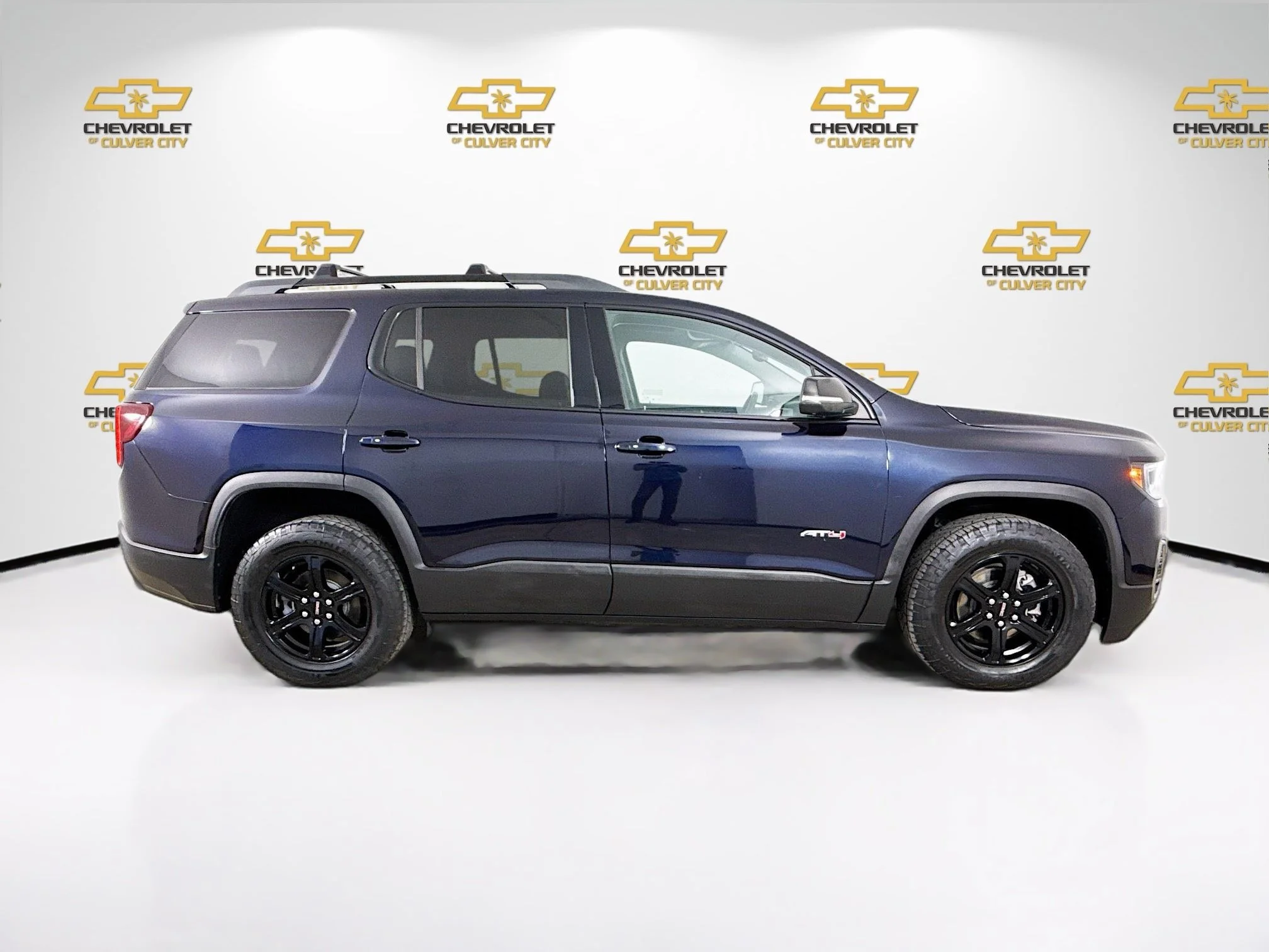 Used 2022 Midnight Blue Metallic GMC AT4 image 9