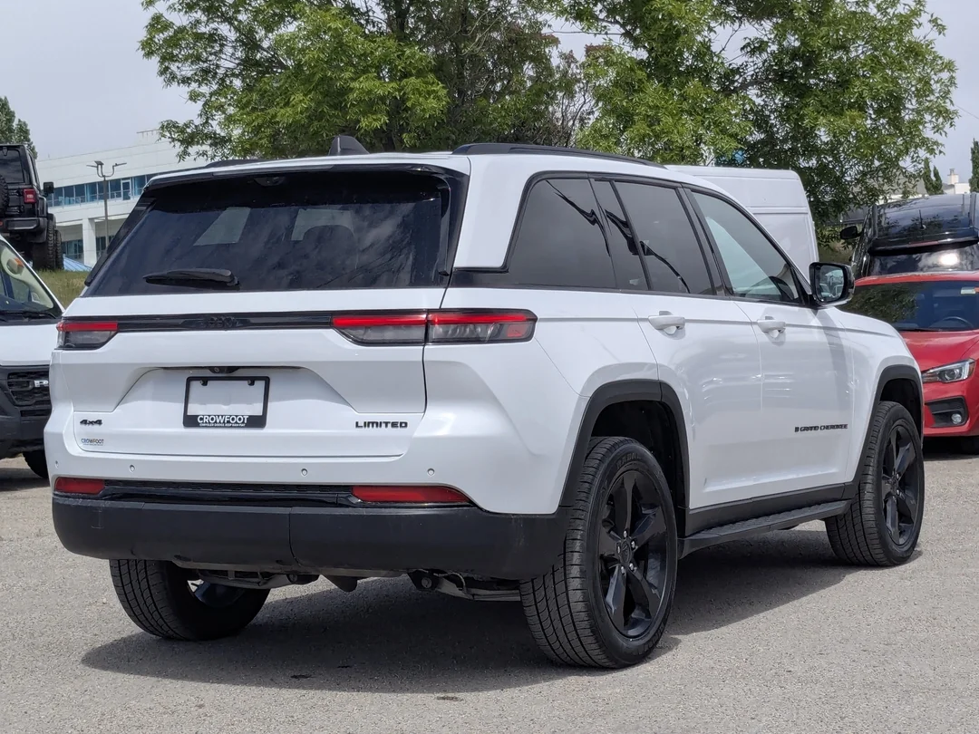 Certified Used 2024 White Jeep Limited - - 4x4 - Luxury Grp II - Safety Grp - Capri Leather - Dual-Pane Sunroof & More! image 8