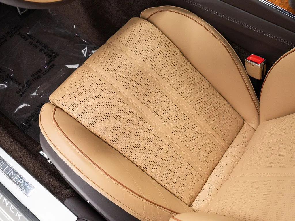 Used 2025 White Sand - by Mulliner Bentley Mulliner image 19