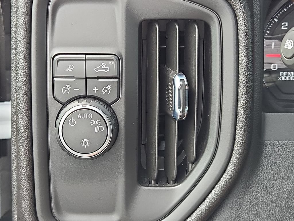 2026 Chevrolet Silverado 2500HD Custom - Photo 10