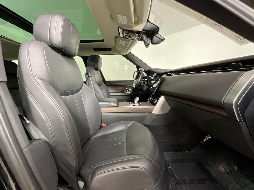 Used 2023 Santorini Black Metallic Land Rover SE image 20