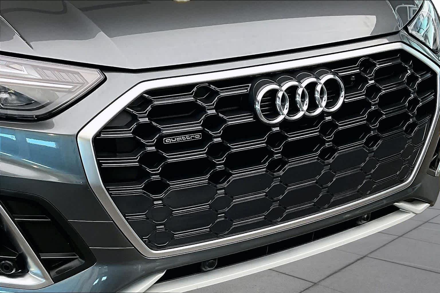 Used 2023 Daytona Gray Pearl Effect Audi S line Premium image 32