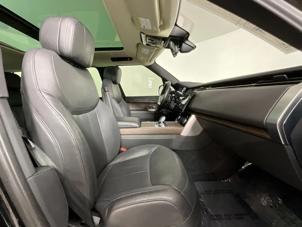 Used 2023 Black Land Rover SE image 20