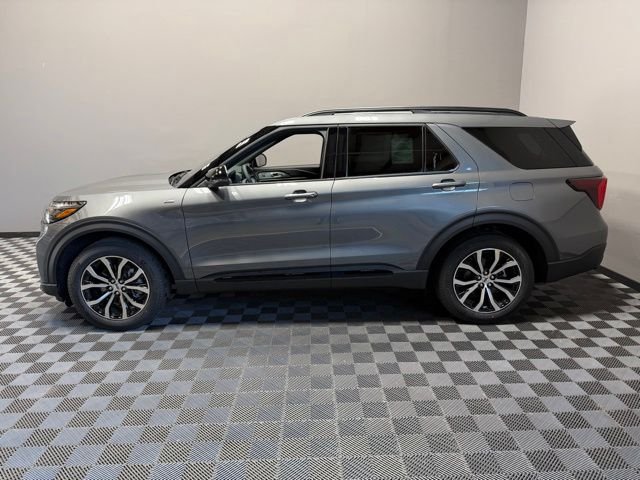 New 2026 Carbonized Gray Metallic Ford ST-Line image 6