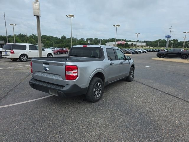 Used 2024 Silver Ford XLT image 3