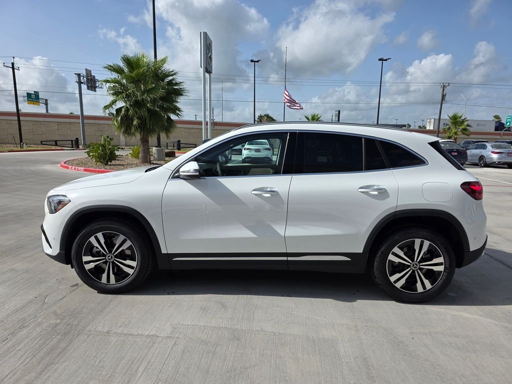 New 2026 Polar White Mercedes-Benz GLA 250 image 4