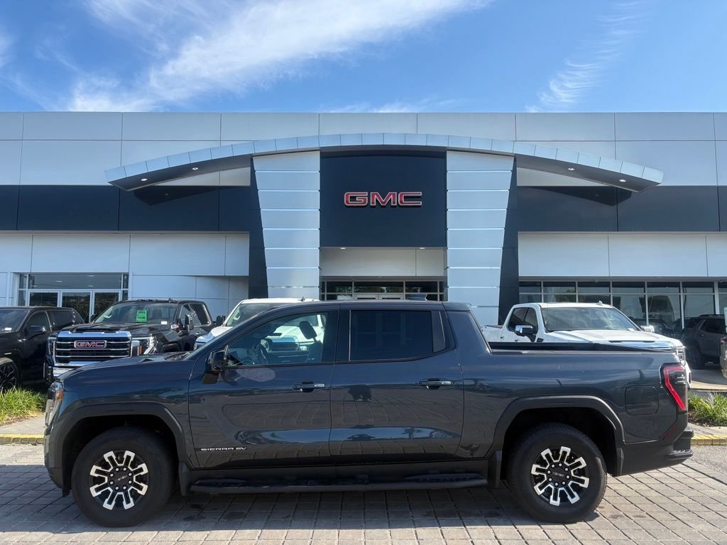 2026 GMC Sierra Elevation Stamdard Range Crew Cab e4WD's photo