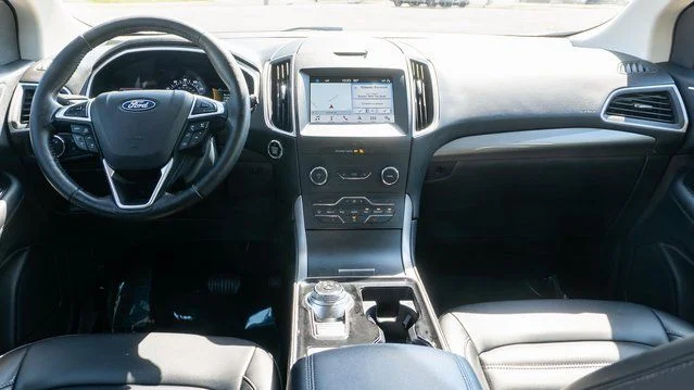 Used 2019 Gray Ford SEL image 16