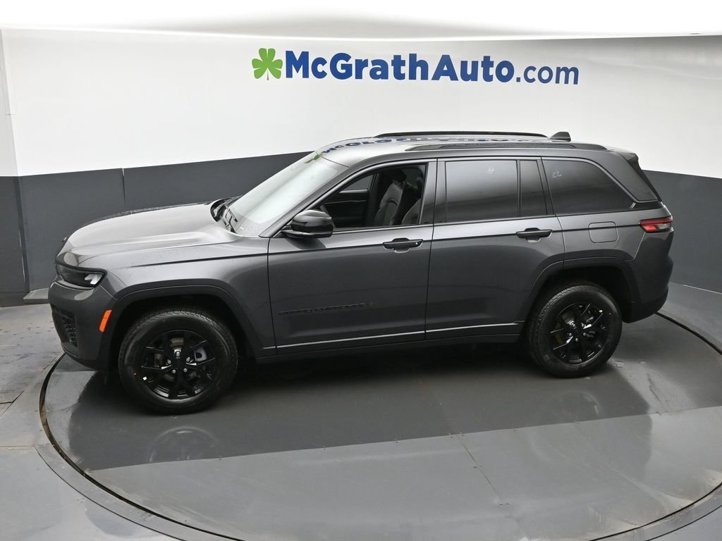 New 2026 Baltic Gray Metallic Clear-Coat Exterior Paint Jeep Altitude image 21