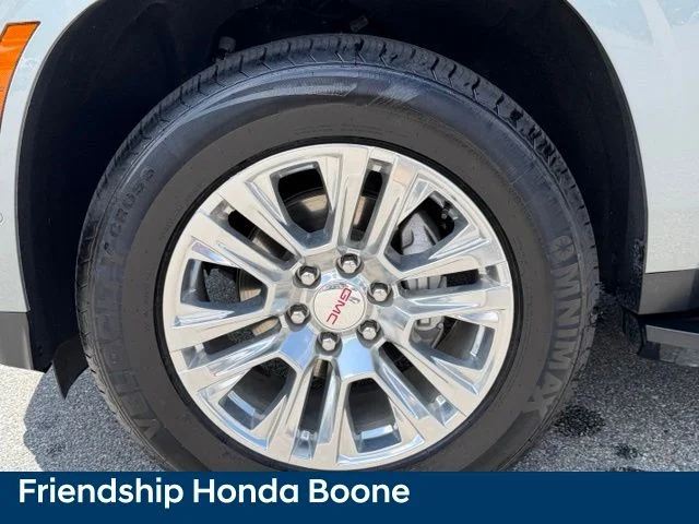 Used 2025 Silver GMC Denali image 10