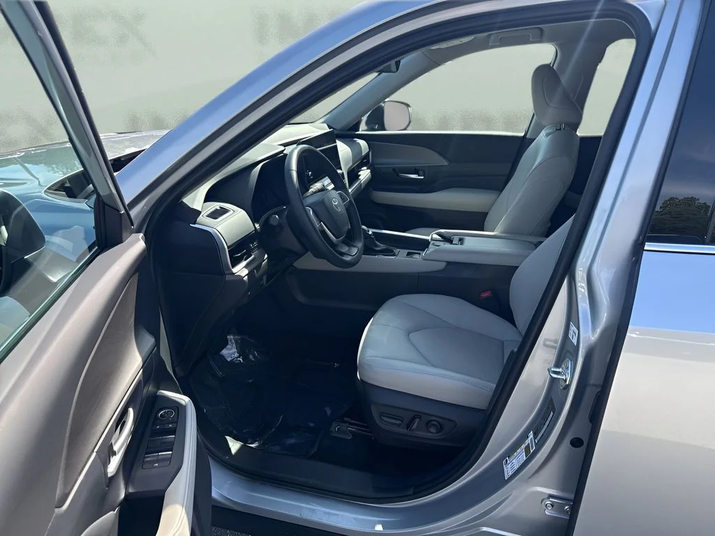 Used 2025 Silver Toyota XLE image 11
